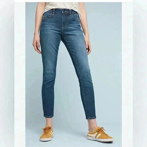 Pilcro and the “script” letterpress casual trendy 5 pckt light wash jeans 28